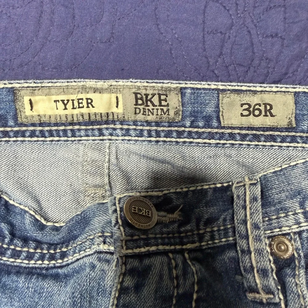 BKE Tyler Denim Mens 36R Medium Wash Straight Leg Distressed Jeans Western